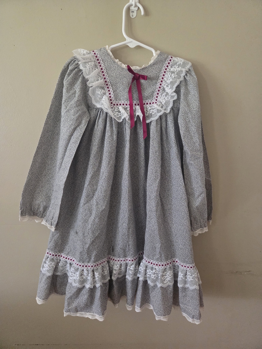 Vtg 80s Bryan dress 6x gray cottage core classic